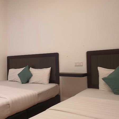 Oyo 91053 Signature Inn Miri Εξωτερικό φωτογραφία