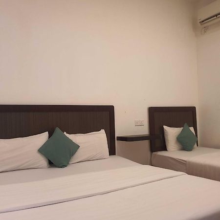 Oyo 91053 Signature Inn Miri Εξωτερικό φωτογραφία