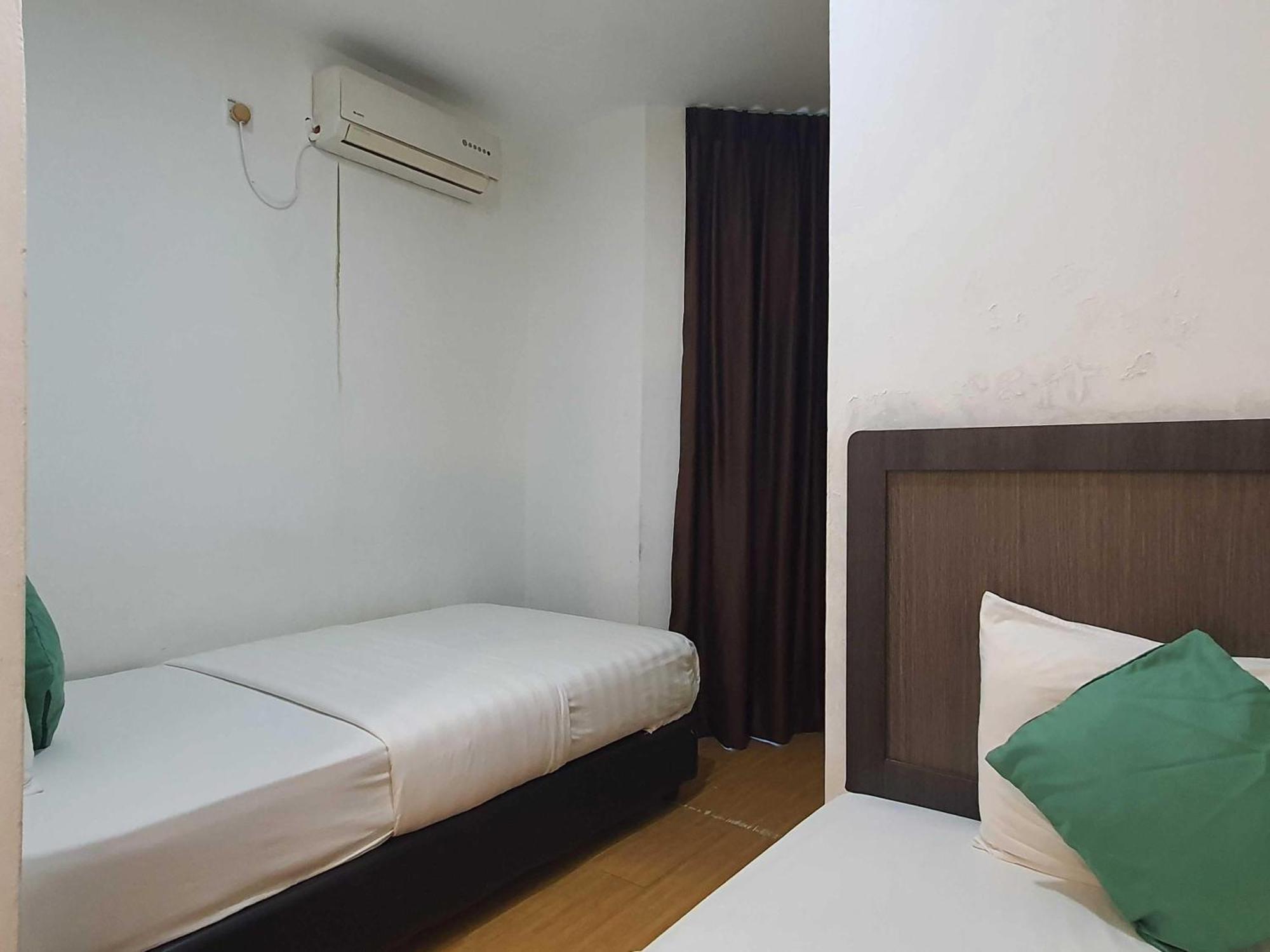 Oyo 91053 Signature Inn Miri Εξωτερικό φωτογραφία