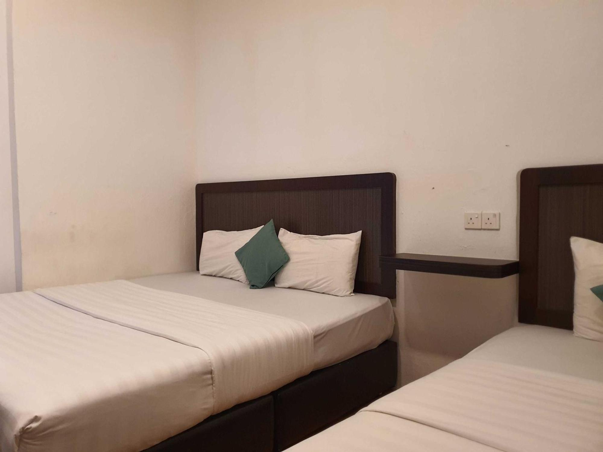Oyo 91053 Signature Inn Miri Εξωτερικό φωτογραφία