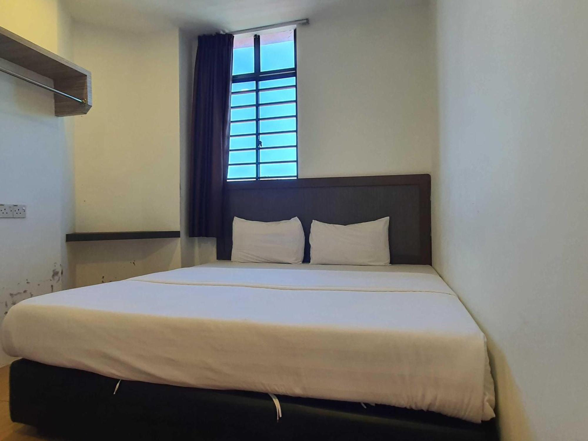 Oyo 91053 Signature Inn Miri Εξωτερικό φωτογραφία