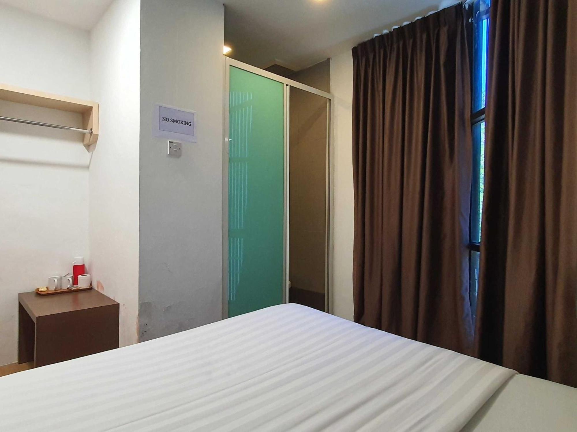 Oyo 91053 Signature Inn Miri Εξωτερικό φωτογραφία
