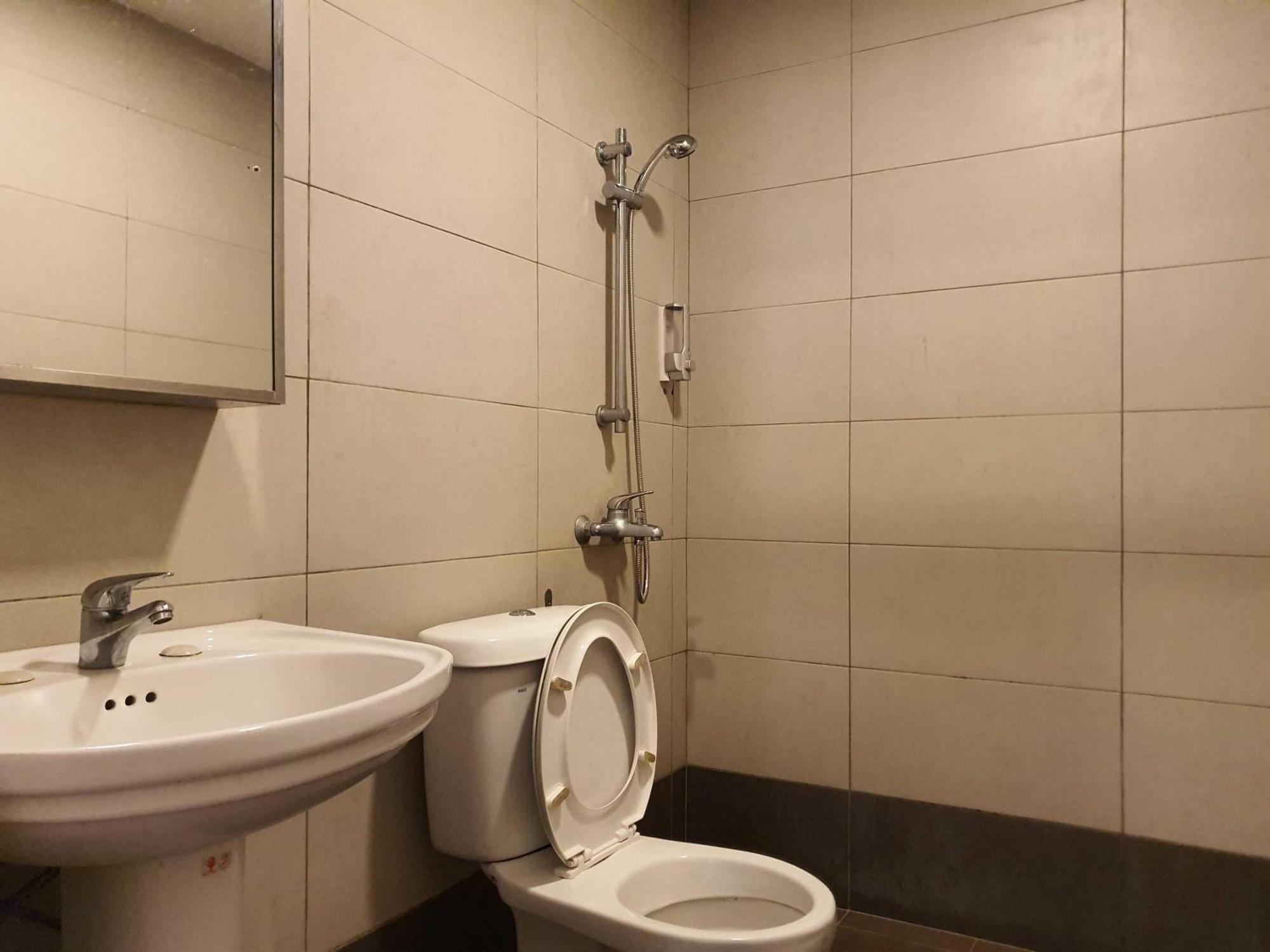 Oyo 91053 Signature Inn Miri Εξωτερικό φωτογραφία
