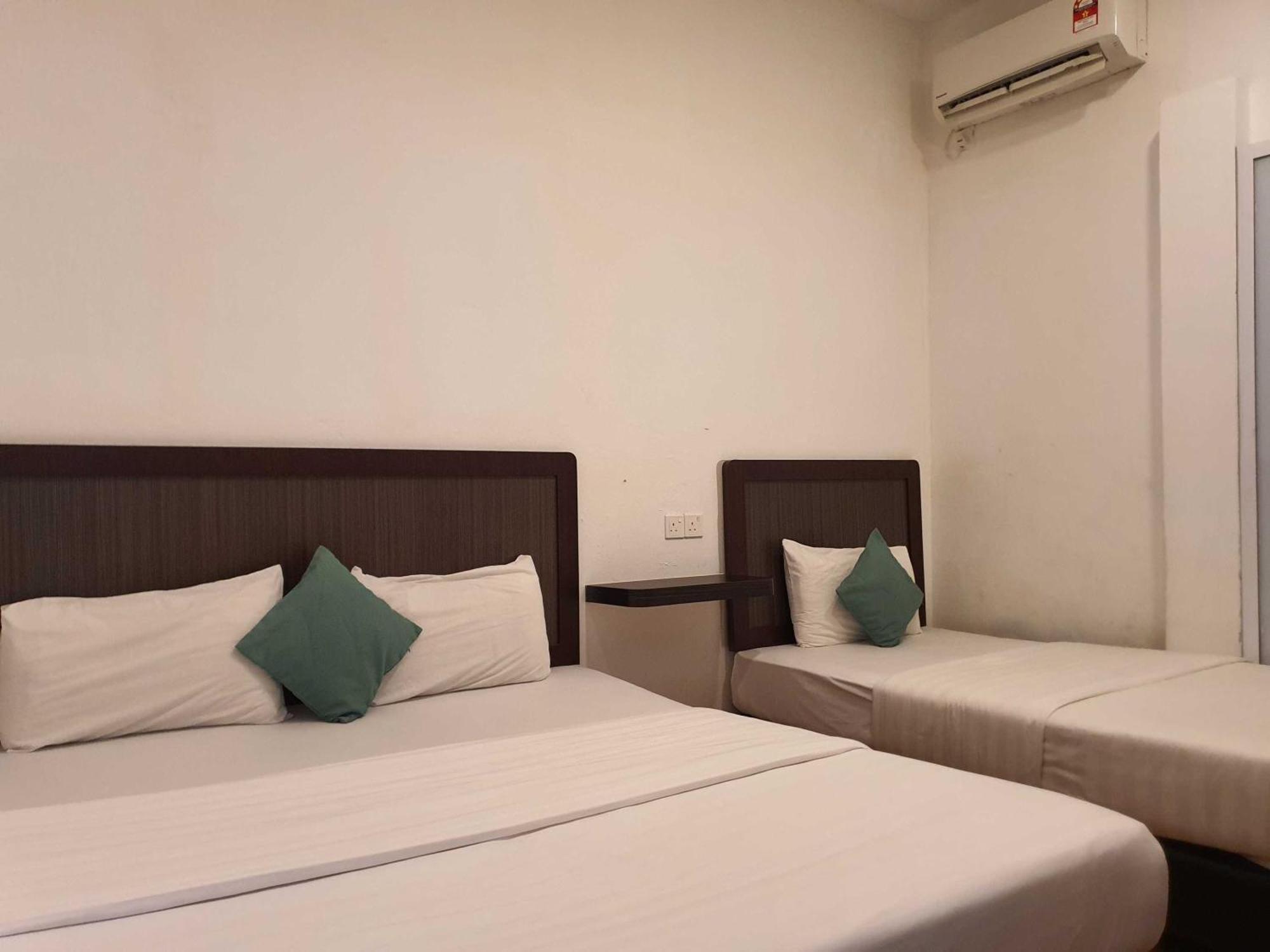 Oyo 91053 Signature Inn Miri Εξωτερικό φωτογραφία