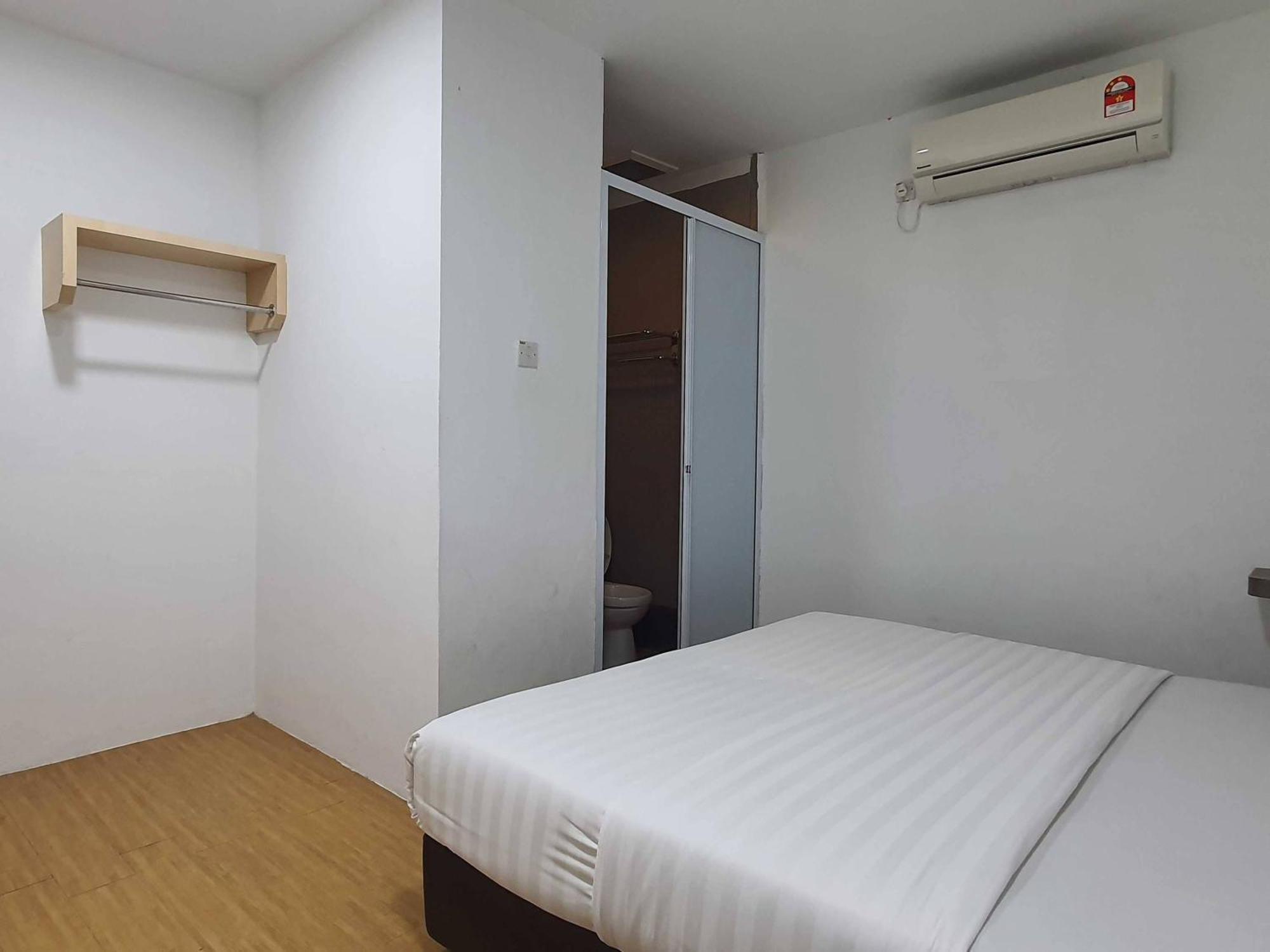 Oyo 91053 Signature Inn Miri Εξωτερικό φωτογραφία