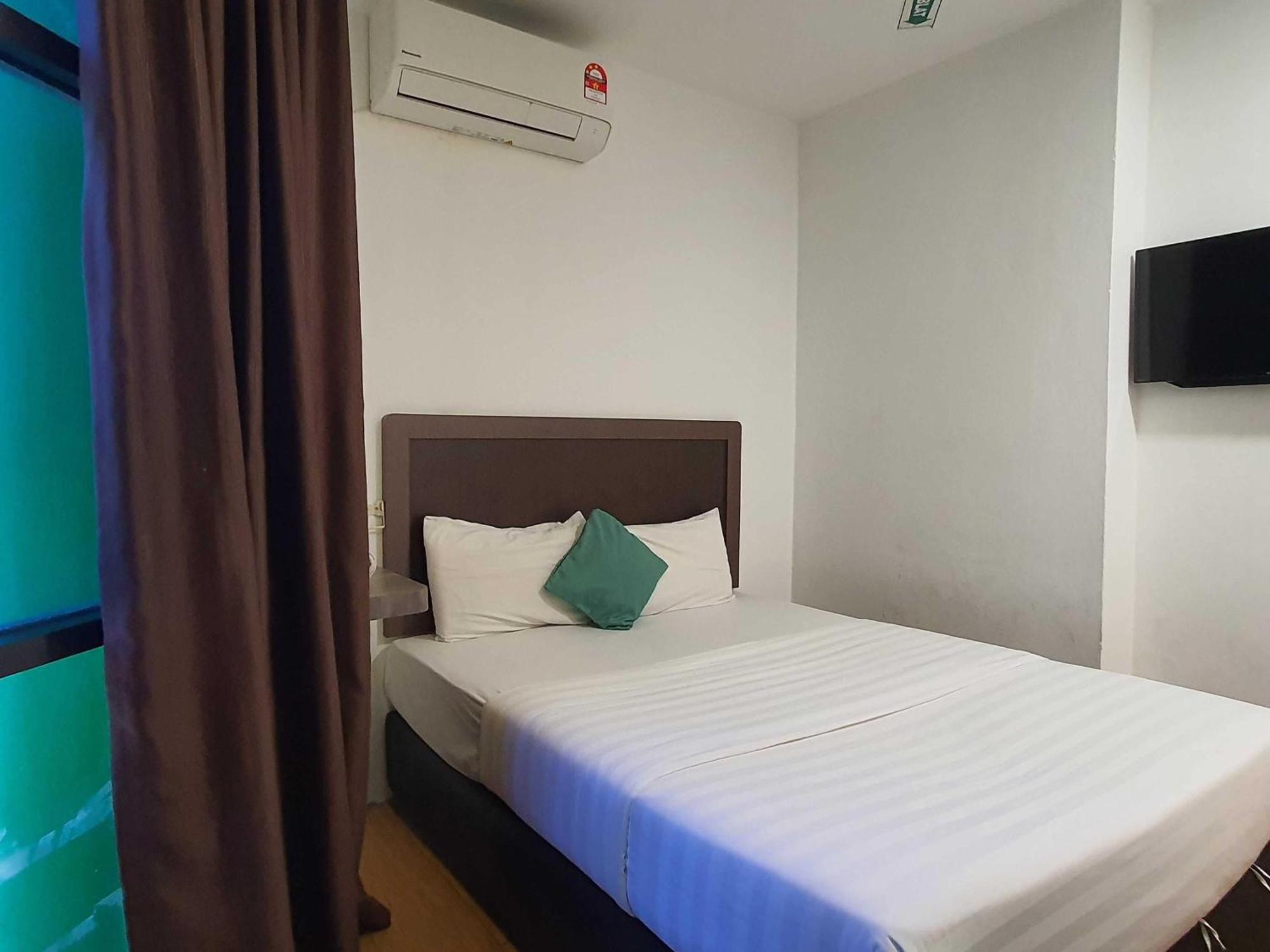 Oyo 91053 Signature Inn Miri Εξωτερικό φωτογραφία