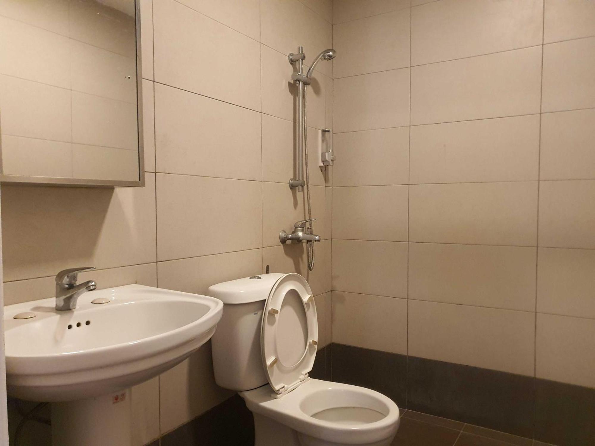 Oyo 91053 Signature Inn Miri Εξωτερικό φωτογραφία