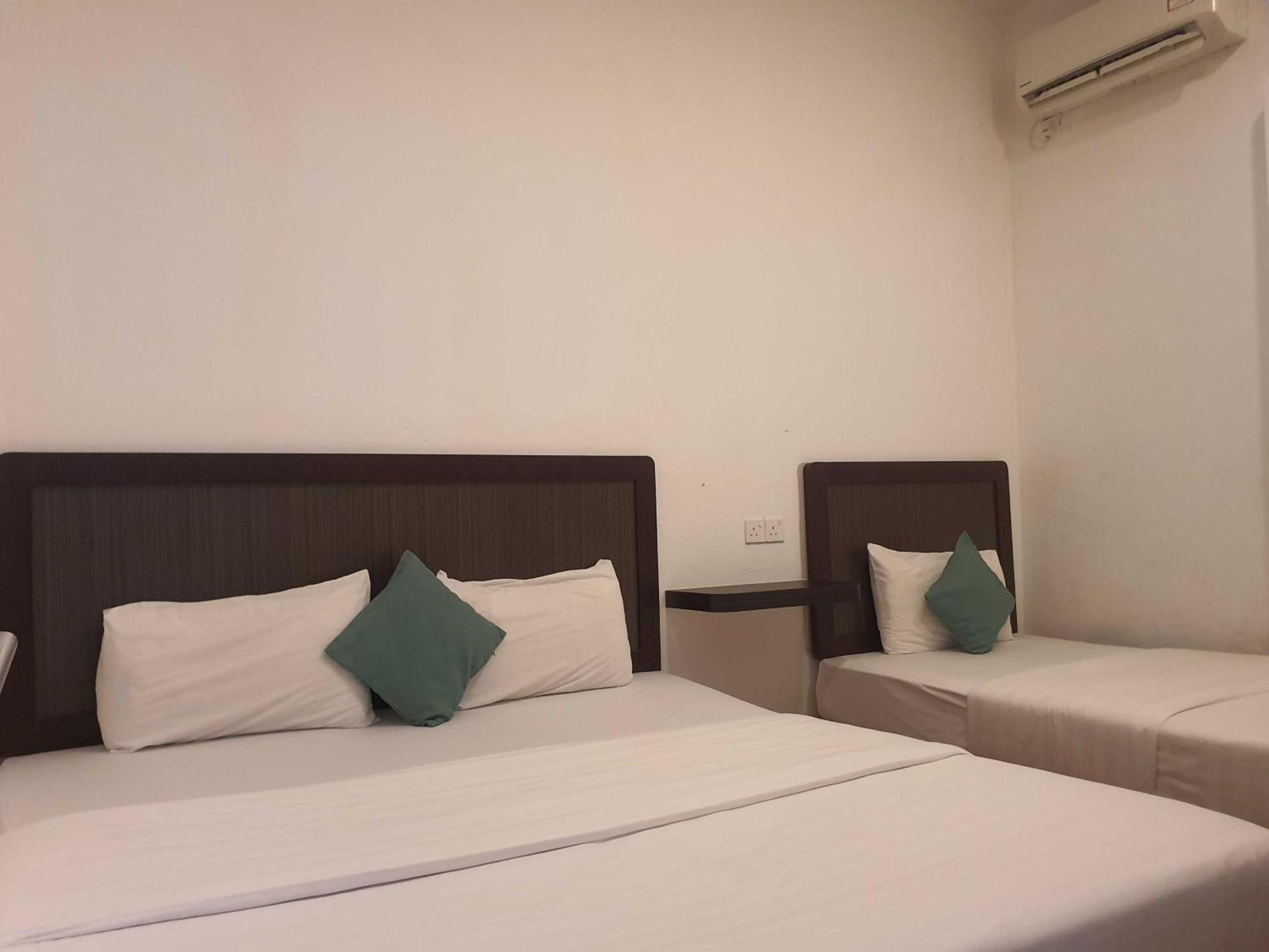 Oyo 91053 Signature Inn Miri Εξωτερικό φωτογραφία
