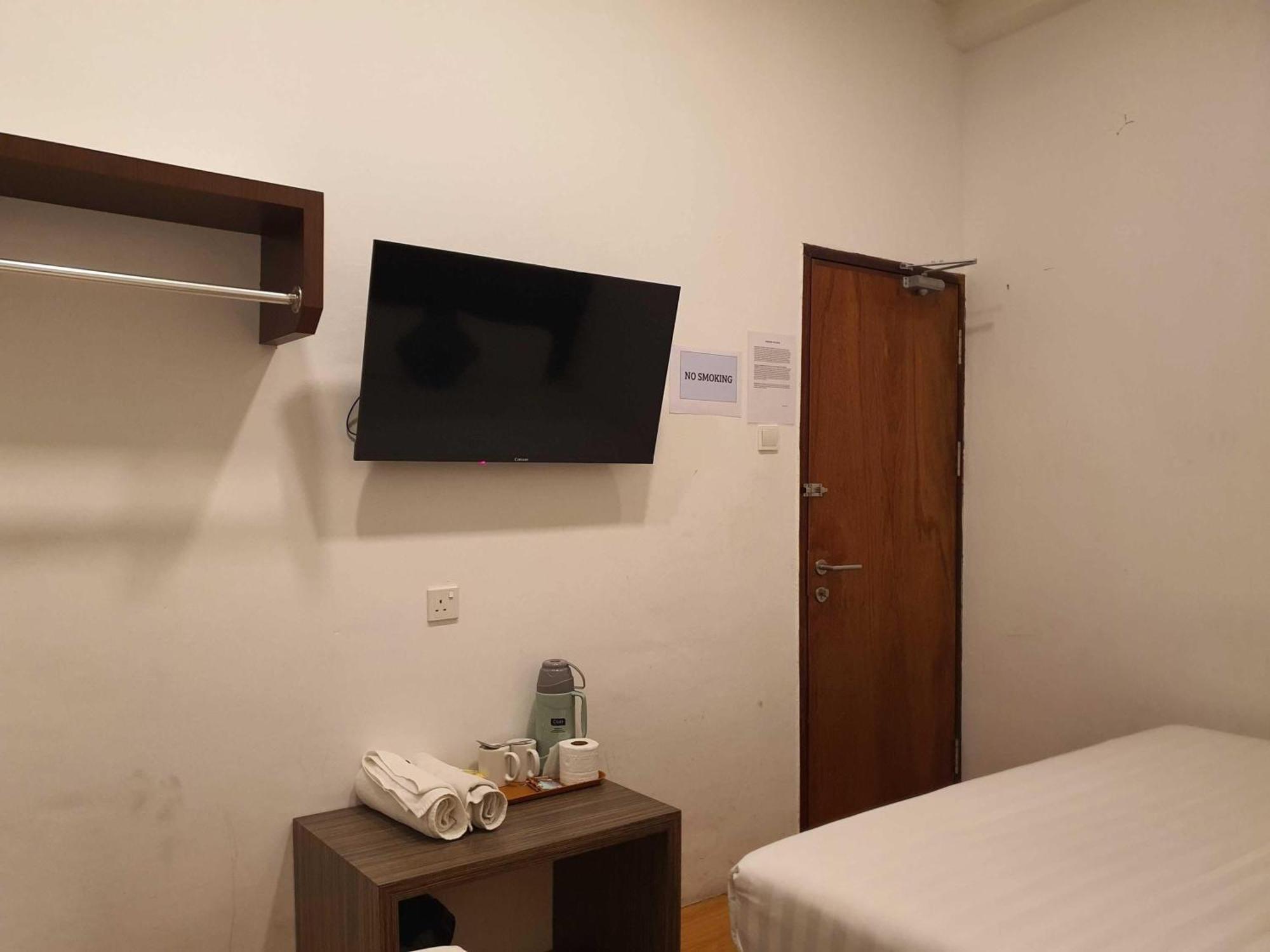 Oyo 91053 Signature Inn Miri Εξωτερικό φωτογραφία
