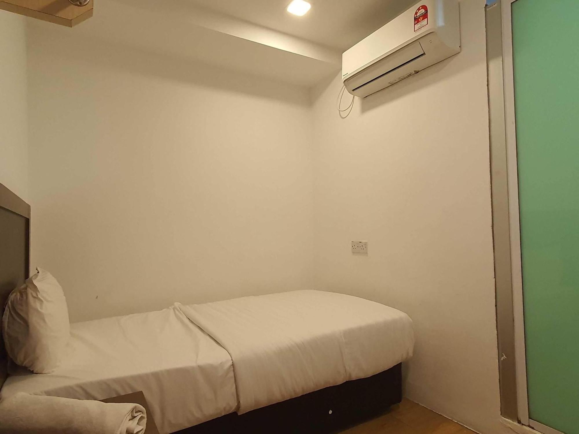 Oyo 91053 Signature Inn Miri Εξωτερικό φωτογραφία